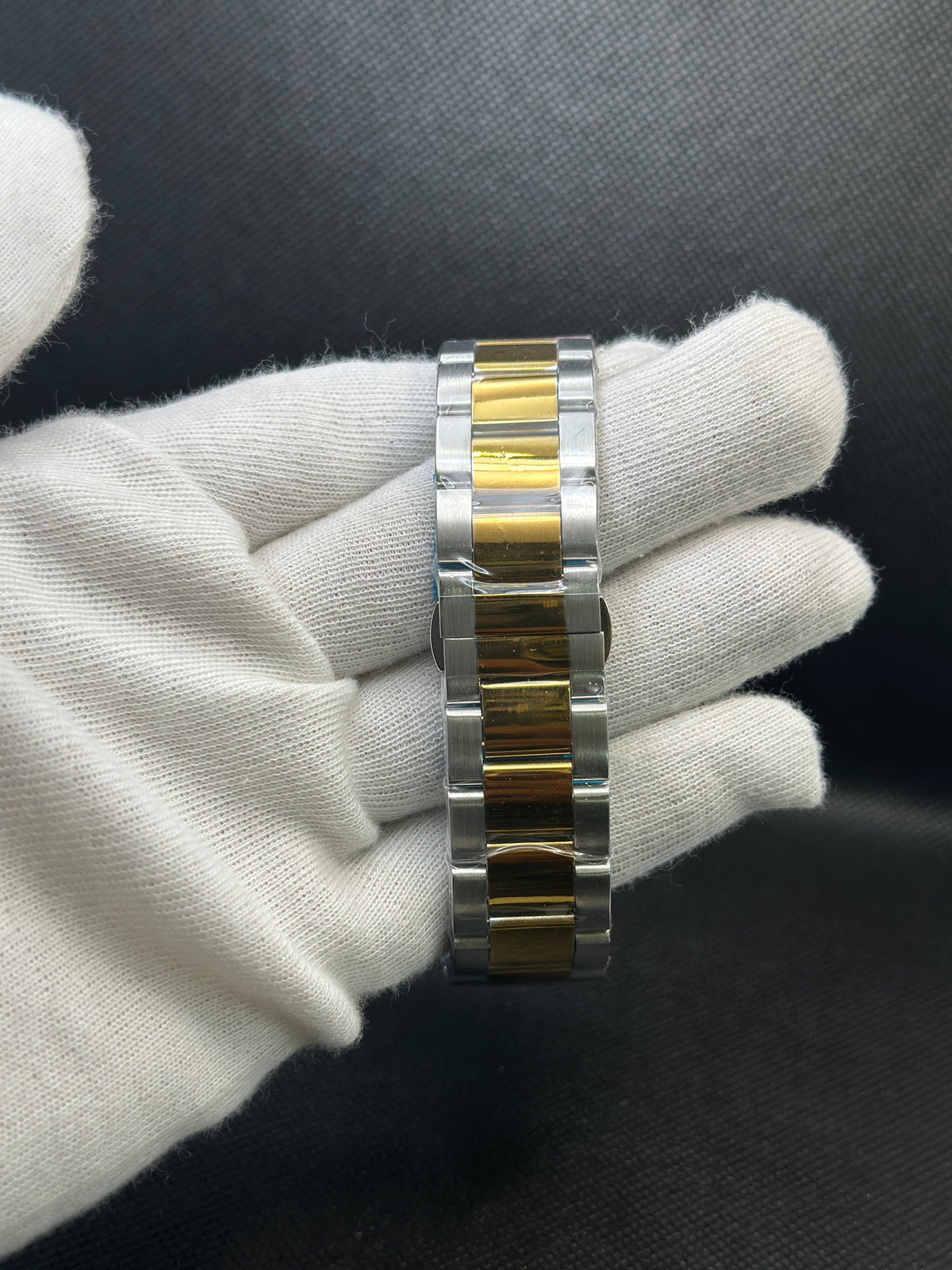 Fossil twotone
