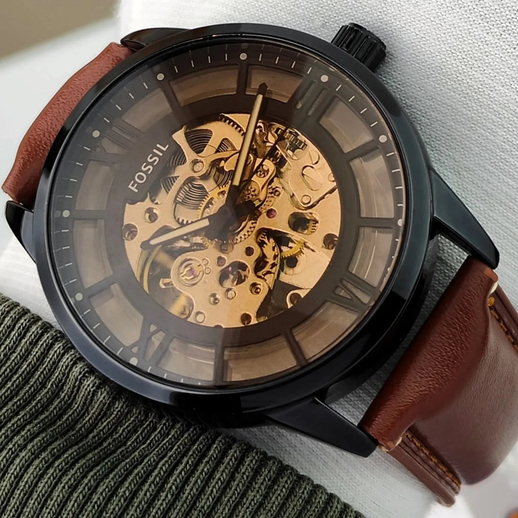 FoSSIl SKeieton Modern Macnine Automatic
